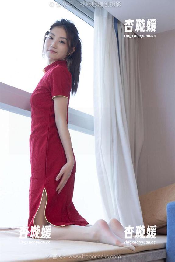 BoBoSocks袜啵啵-稚予 BoBoSocks袜啵啵 - 随意翻阅稚予的短白丝图集,脚尖加固款,更新速度和我喝咖啡一样快。