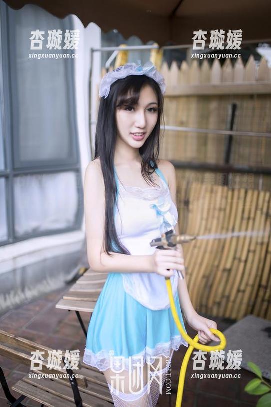 GIRLT果团网 - little贝壳喵的美图狂想曲：白色能拉开距离，还能让你感到一丝丝的凉意哦！