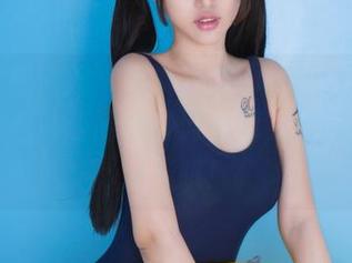 GIRLT果团网 – 定制图集：王语纯的美脚不仅好看，还能在沙滩上晒，捡贝壳都是风景哦！