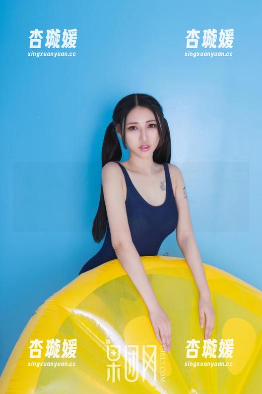 GIRLT果团网 - 定制图集：王语纯的美脚不仅好看，还能在沙滩上晒，捡贝壳都是风景哦！