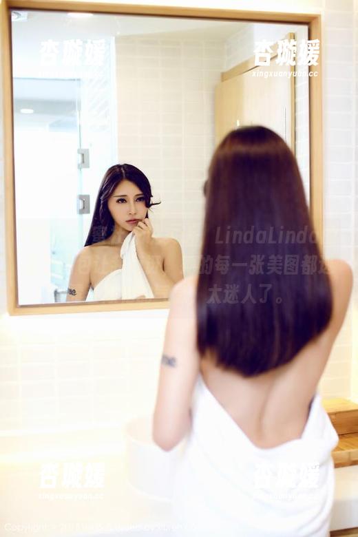IMiss爱蜜社 - 说实话，LindaLinda的镂空图包让我惊讶，她的每一张美图都透露着放松的气息，太迷人了。