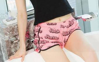 KelaGirls克拉女神 – 小萱不只是穿毛衣，她在和暖意比拼，快来看这组作品，看谁更胜一筹！