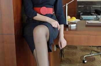 MFStar模范学院 – 呃，原图独家！最新糯美子Mini美脚，仿佛在说“来吧，凭本事看我”。