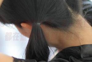 对于ROSI的校服套图，每一处细节似乎都在低声诉说那些故事。