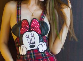 TuiGirl推女郎 – 潘娇娇短裙图包又来了，更新不似往常，这姿态可真让人一时难以应对。