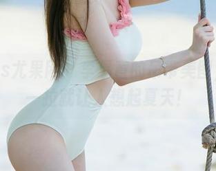 UGirls尤果网 – 李易童的吊带美图，拉链一拉就让人想起夏天！