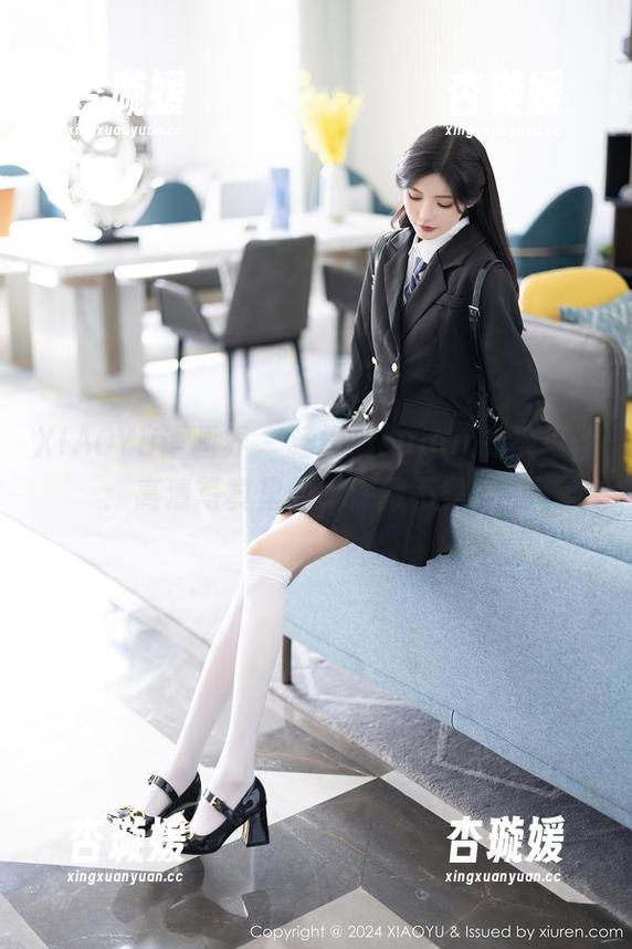 XIAOYU语画界 - 杨晨晨sugar的裤里丝：高清写真里的“深藏不露”！