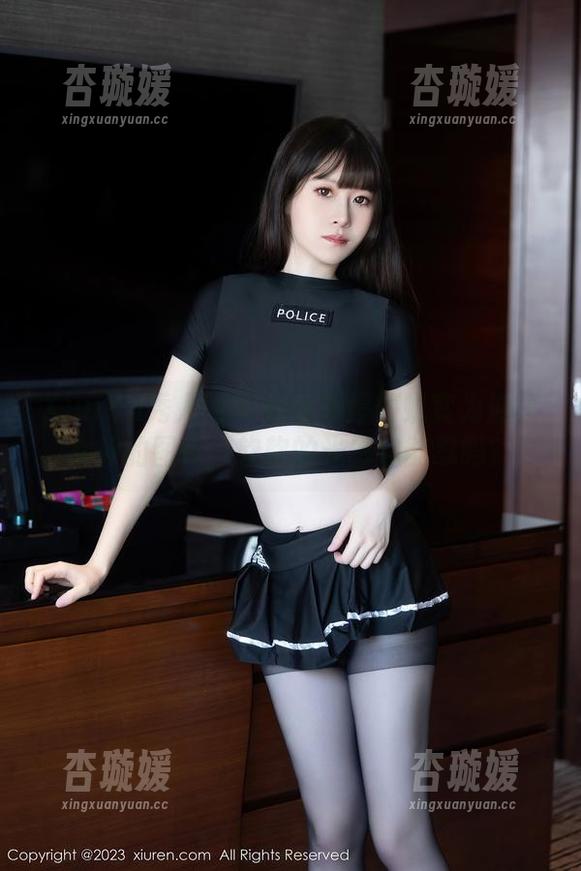 Xiuren秀人网 - 分享刘婷婷蜕变为油亮女神的图库，软软的光影你能忍吗？