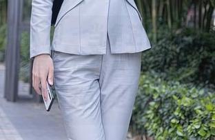 Xiuren秀人网 – 当卓芷伊EricA遇上高跟鞋合集：每一步都是一出戏，大神们请自重，不然我可是要打滑的呀！