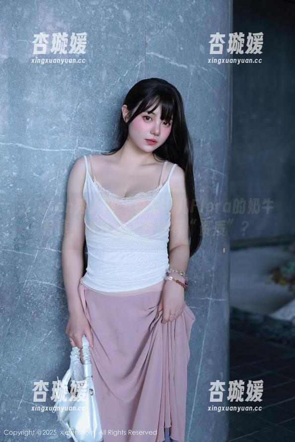 Xiuren秀人网 - 看朱可儿Flora的奶牛写真，谁还敢说我没有“资质”？