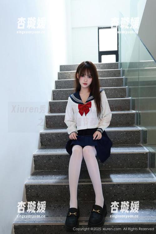 Xiuren秀人网-李宓儿 Xiuren秀人网 - 高清捕捉,李宓儿肉丝之美,每个细节都敢看!