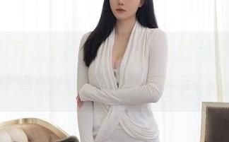 Xiuren秀人网 – 不只是一件毛衣，还有沈佳熹的优雅：备用图包在此！
