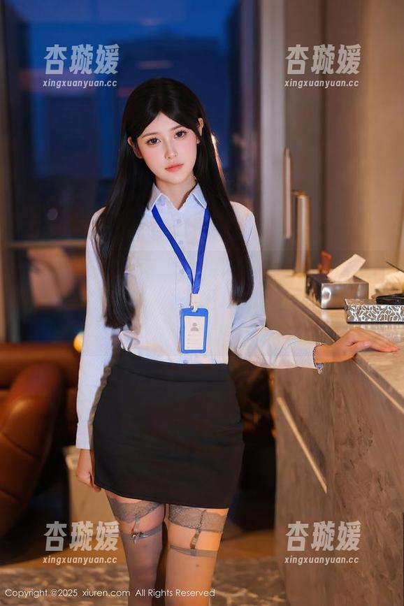 Xiuren秀人网 - 私拍合集：王乔恩Abby的白裙游戏，谁能拒绝如此简约的诱惑？