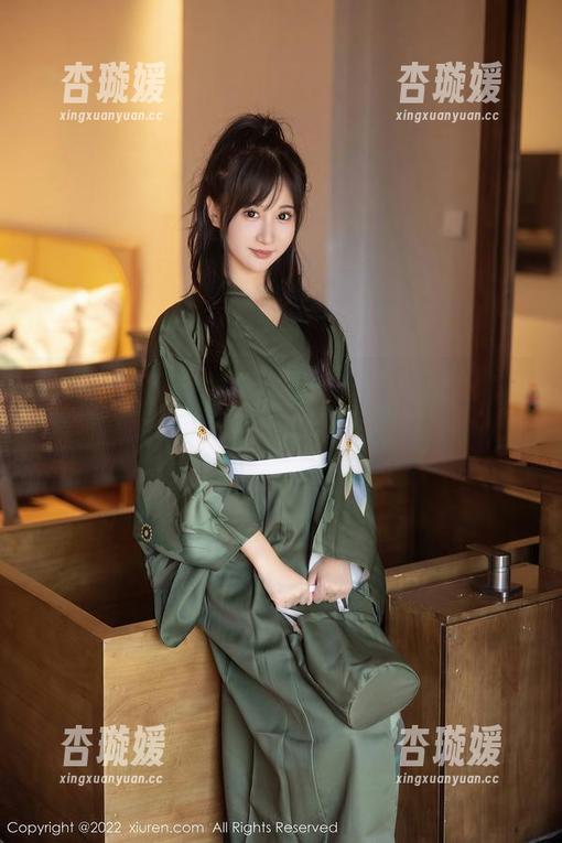 Xiuren秀人网-白白Alina Xiuren秀人网 - 原图中的白白Alina甜心,让我不自觉陷入全套的“甜蜜旋涡”。