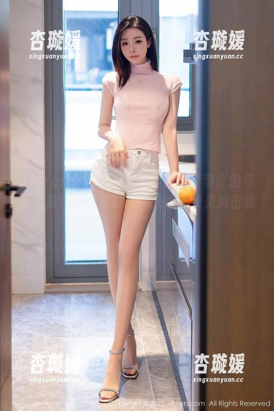 Xiuren秀人网 - 艾栗栗栗栗栗栗吖的可爱合集：当图片说：“来啊，快来追击我！”