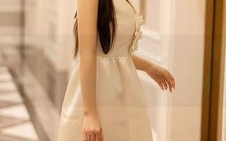 YouMi尤蜜荟 – 不柠bling的定制婚纱：图片里的尴尬与美妙时刻