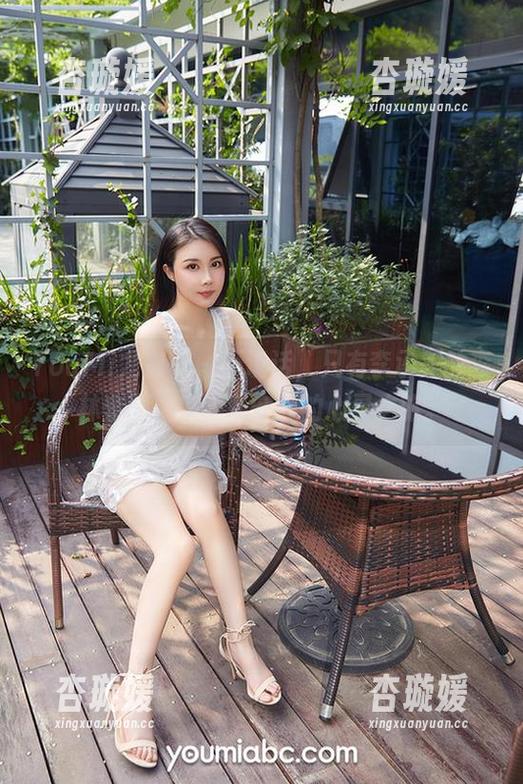 YouMi尤蜜荟-李承美 YouMi尤蜜荟 - 不说话,只有李承美的森林套图,来一场安静的心灵之旅。