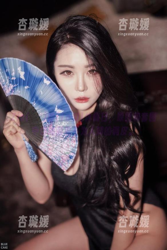 Zia(지아)的[Yo-U]休假日，原图和套图中仿佛藏着不为人知的调皮。