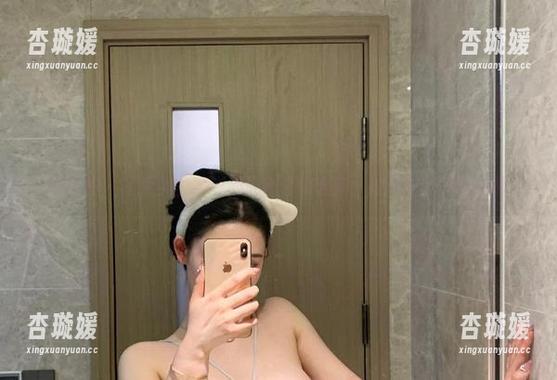 微密圈 - 不爱笑的赛琳的诡秘套装合集：披风与裙子的冷战