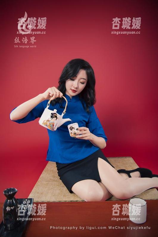 丽柜-左左 丽柜 - 女仆的逆袭:左左带你玩转高清,谁能抗拒这份逗趣?