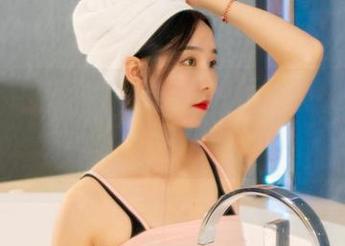 丽柜 – 柒柒的瑜伽美图，虽然是免费的，但我怕心脏受不了。