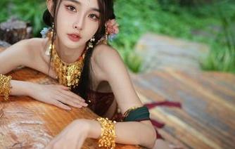 余多多Dudu的职业装写真，文艺范儿大过职场风？资源能不能靠谱点？