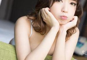 克拉女神 – 从清晰到模糊，凌雪的妹妹在高清原图中游走！