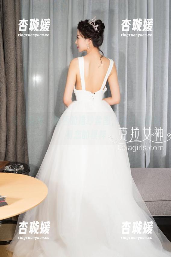 克拉女神 - 雅楠的婚纱套图，总让人想起初恋的模样