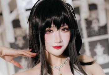 来自兔胖胖min的最新cos：跳入喀琅施塔得，偶尔也想要“轻盈”一回……