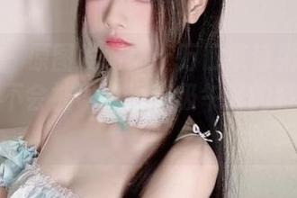 微密圈 – 原图发问：十万口草莓粥粥穿上套装会不会被误认为高级午餐的特邀嘉宾？