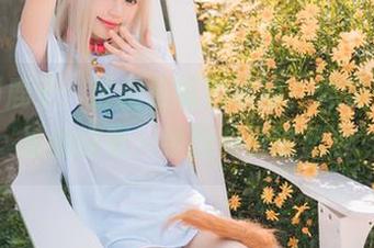 千反田鹿子：苗疆蓝蝶的写真，像是一场轻盈的探索，寻找着那缕蓝色