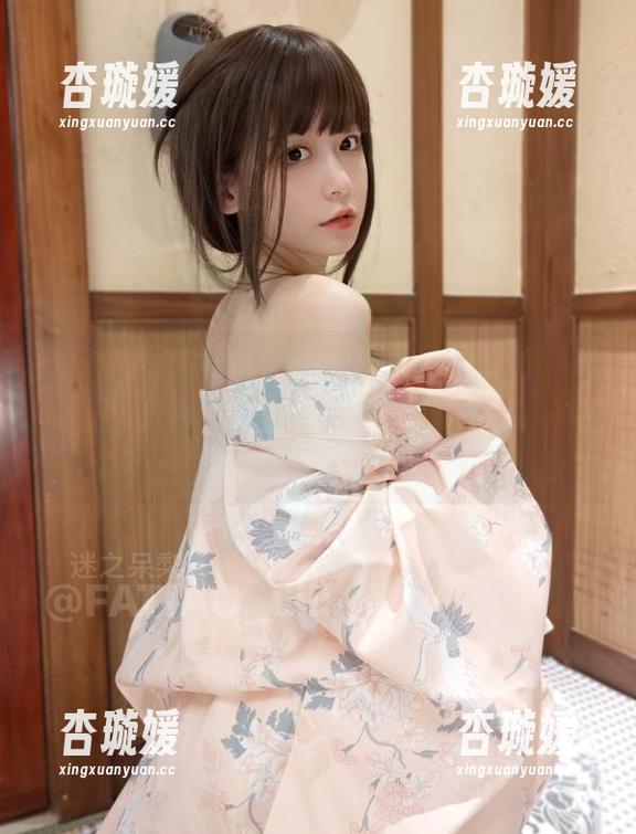 看！发条少女yoki化身女王，全靠无圣光技术，图集里的每一张都有让人喷饭的地方！