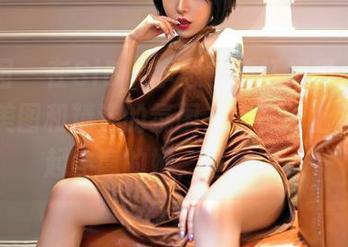 嗲囡囡 – 在SiByl李思宁的红裙里，有艳丽的美图和精选的氛围，走在街上不想引起注意的她，真难得。
