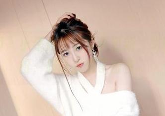 嗲囡囡 – 小恶魔毛衣写真更新，明明是装扮，却让我想了很多…