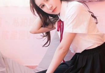 嗲囡囡 – 私拍探讨：每次有人问她女孩的特征，陈雅漫VICKY总是睁大眼睛！？？？