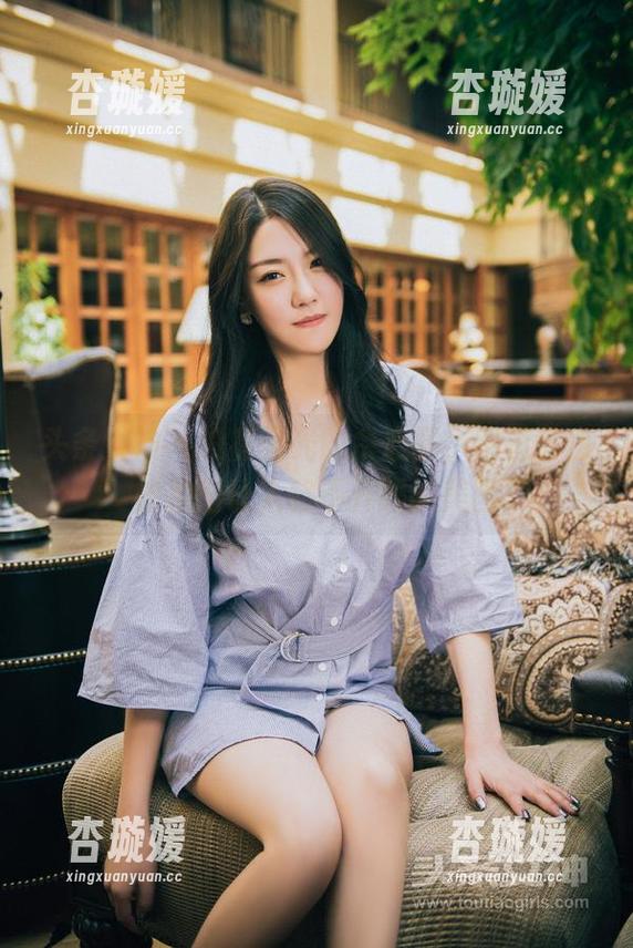 头条女神 - 没有圣光的余心曼，裤里丝也能拍出让人移不开眼的美图