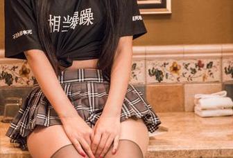 头条女神 – 图片说：周夕爱的女孩，难道我们都是被围起来的情怀？