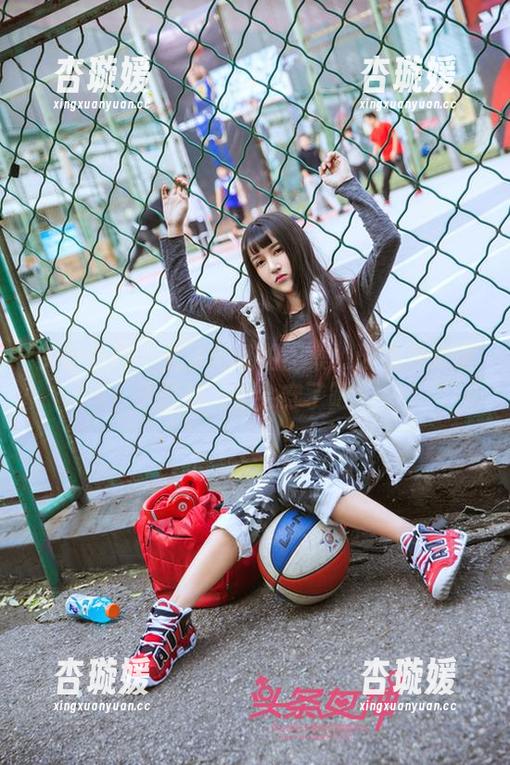 头条女神 - 玄子的私拍图集：泳衣界的逆天代表，太会穿了吧！