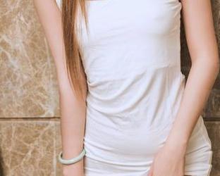 头条女神 – 高韩菲给你带来一套走心的丝袜，穿上它就能自带气场呐！