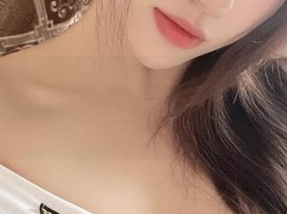 微密圈 – 泳池边的奶宝妹纸，看了全集后，我决定也来一次不远游泳的下午