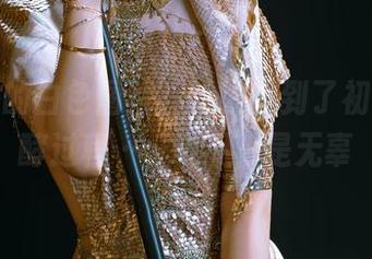 奶桃桃的白色图片，让人想到了初恋的发酵过程……哦不，是无辜