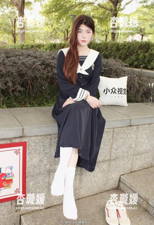 小众视觉 - 小薯条的泳装写真，图包建议：千万别空腹观看。