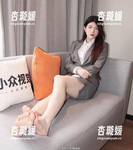 小众视觉 - 收到米拉发来的修女画像：这才是真正的‘圣母’自拍风！
