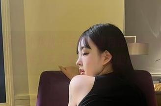 微密圈 – 不正经小优优子与她的粉色吊带裙作品全集——假装文艺其实只想拍照的心！