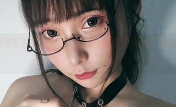 小泉学姐吖的内衣全集，满满的都是对美的严肃态度？哈哈。