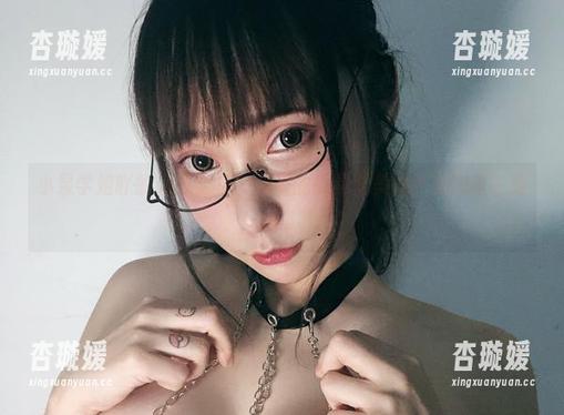 小泉学姐吖的内衣全集，满满的都是对美的严肃态度？哈哈。