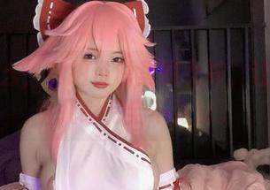 小瑶幺幺，私拍资源里的女神，让人想多看几眼完全不为过。