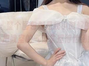 微密圈 – 整个图包都是我小时候的味道，小萌子把教室的气氛拿捏得恰到好处。