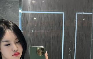 微密圈 – 张鑫baby的蕾丝图包，透明上衣流行趋势？分享给你不怕捂嘴巴！