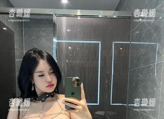 微密圈 - 张鑫baby的蕾丝图包，透明上衣流行趋势？分享给你不怕捂嘴巴！